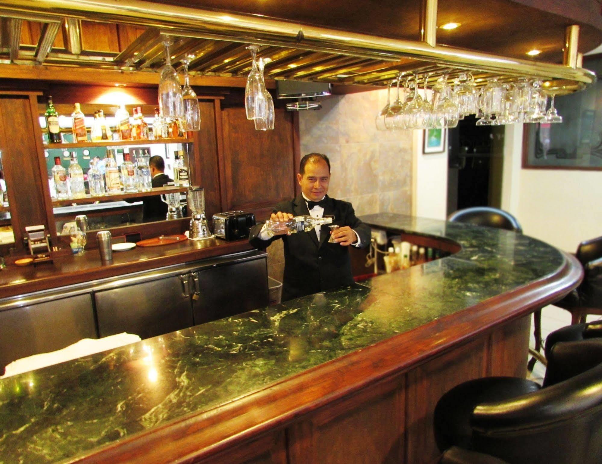 Siesta Hotel And Casino Antiguo Cuscatlán 외부 사진